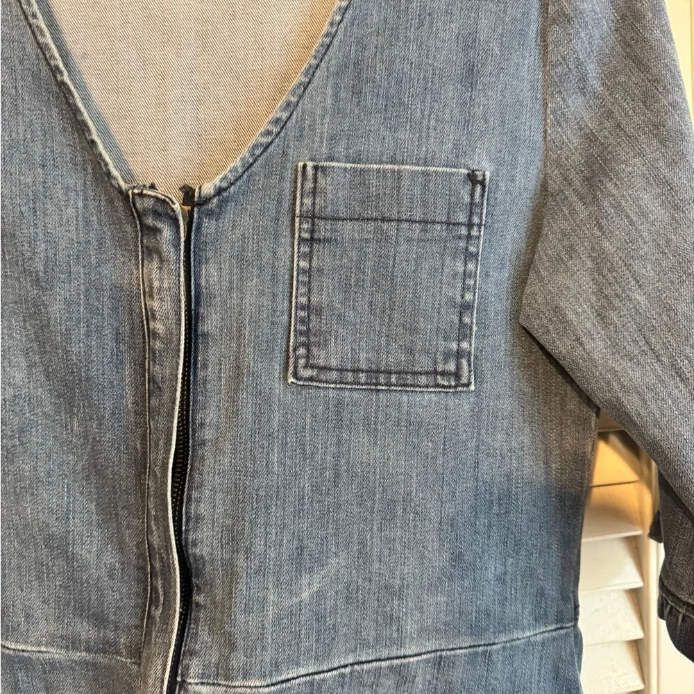 PrettyLittleThing Light Blue Denim Top - Picture 6 of 8